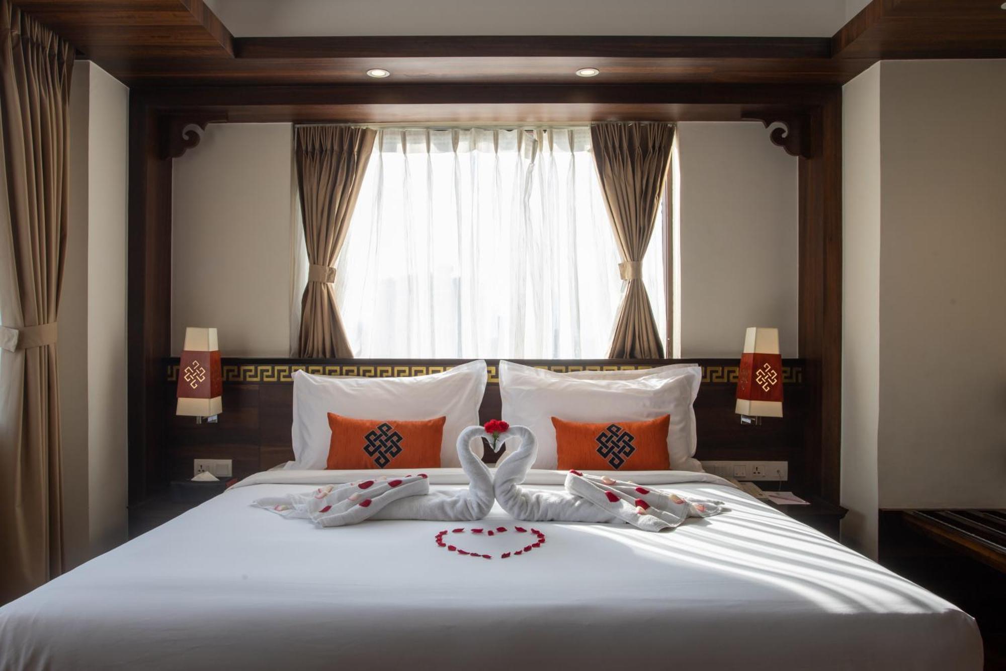 Hotel Ramada By Wyndham Kathmandu Dhumbarahi Esterno foto