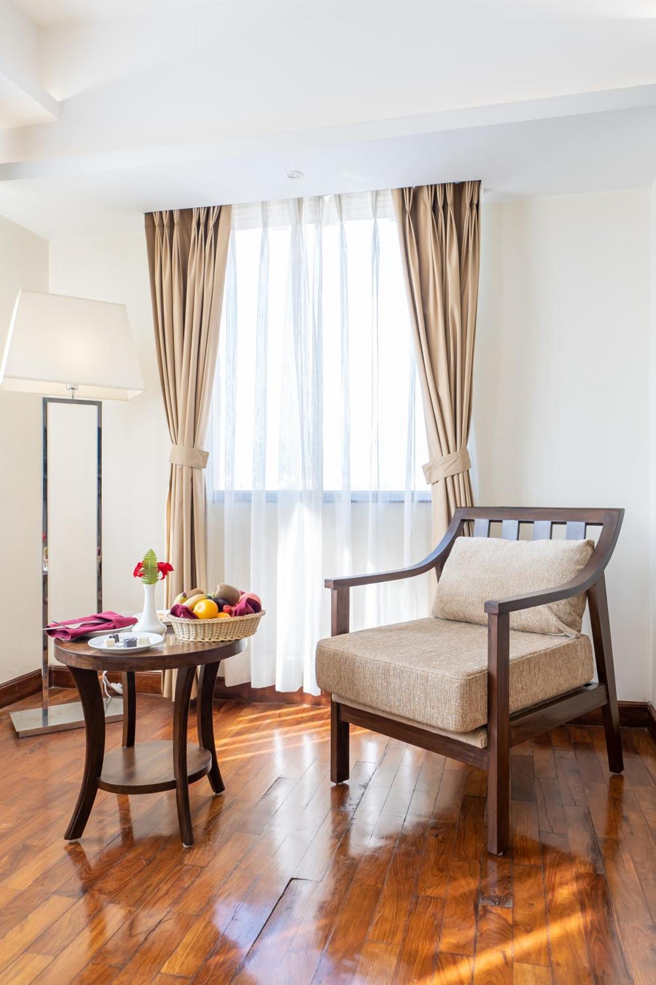Hotel Ramada By Wyndham Kathmandu Dhumbarahi Esterno foto