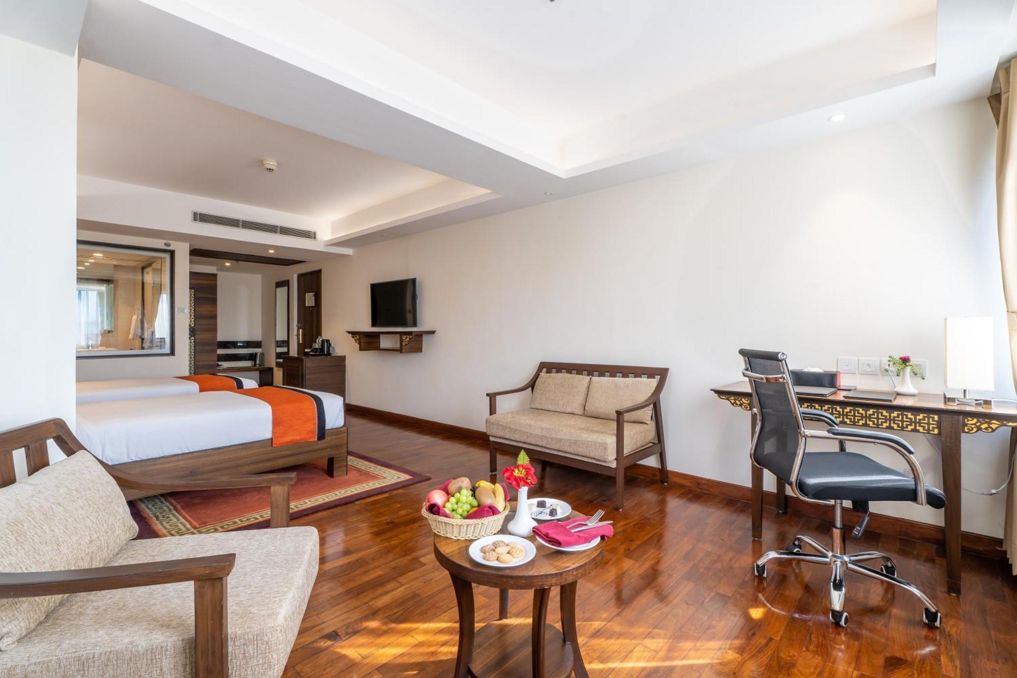 Hotel Ramada By Wyndham Kathmandu Dhumbarahi Esterno foto