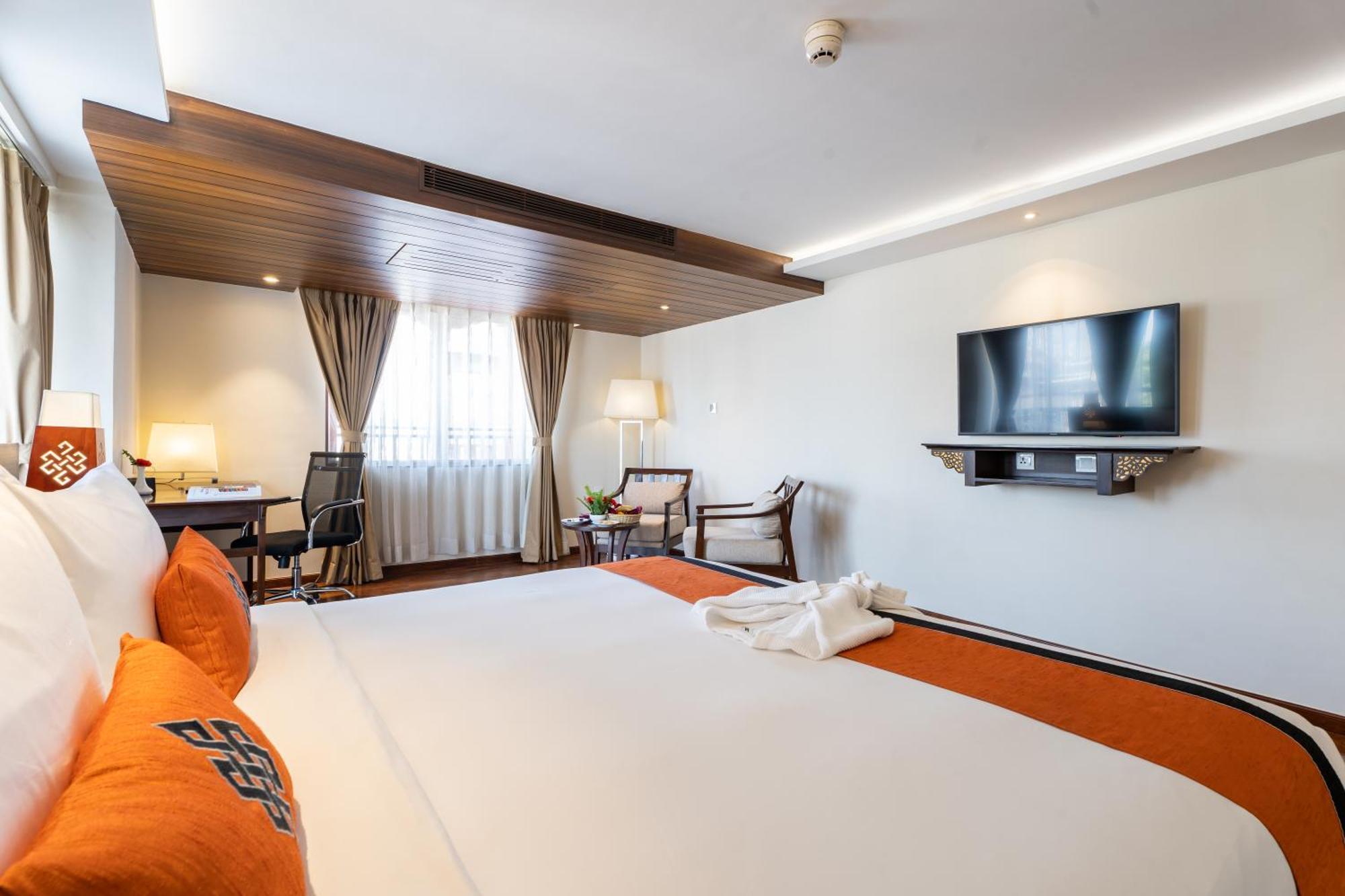 Hotel Ramada By Wyndham Kathmandu Dhumbarahi Esterno foto