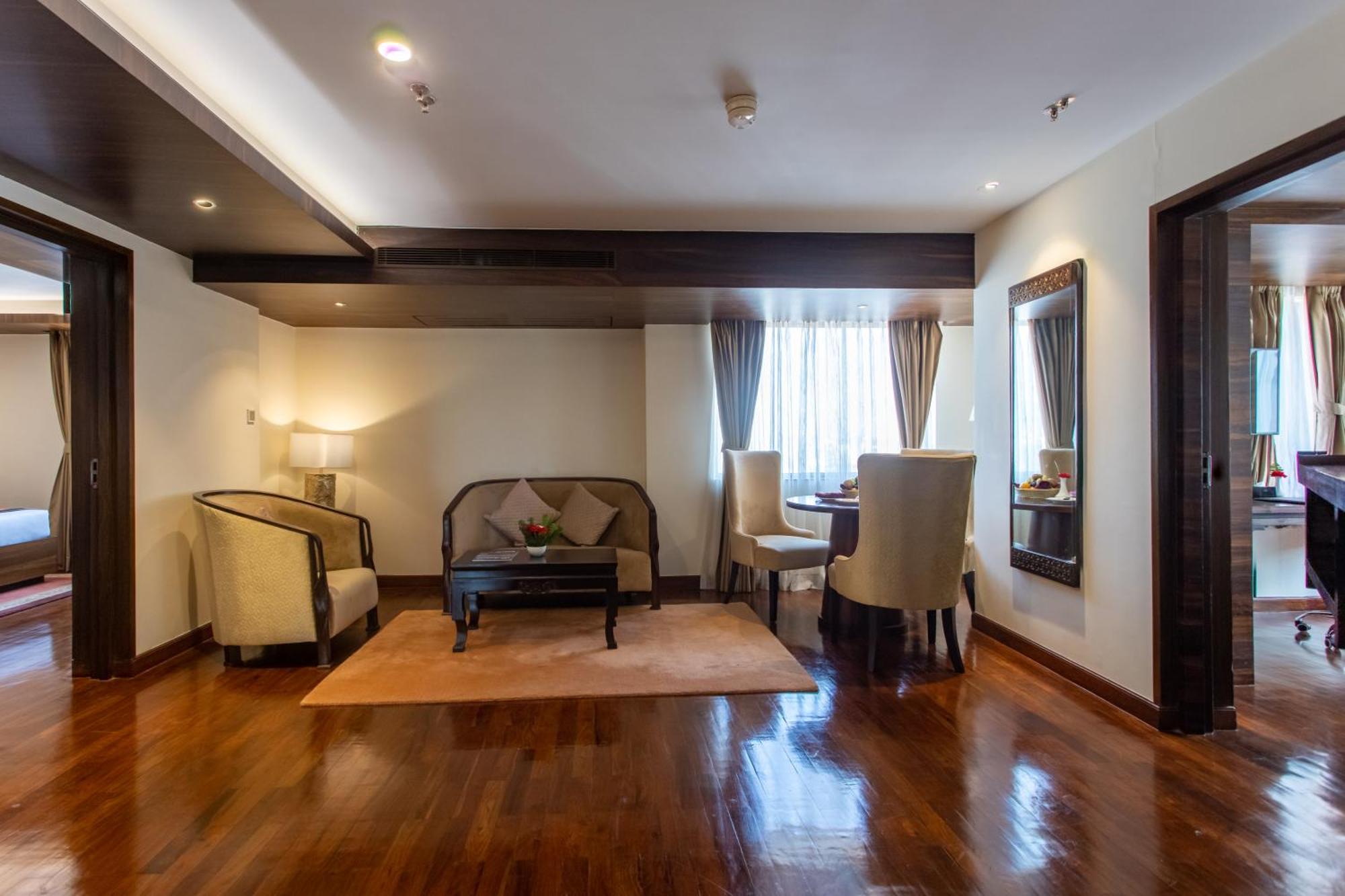 Hotel Ramada By Wyndham Kathmandu Dhumbarahi Esterno foto