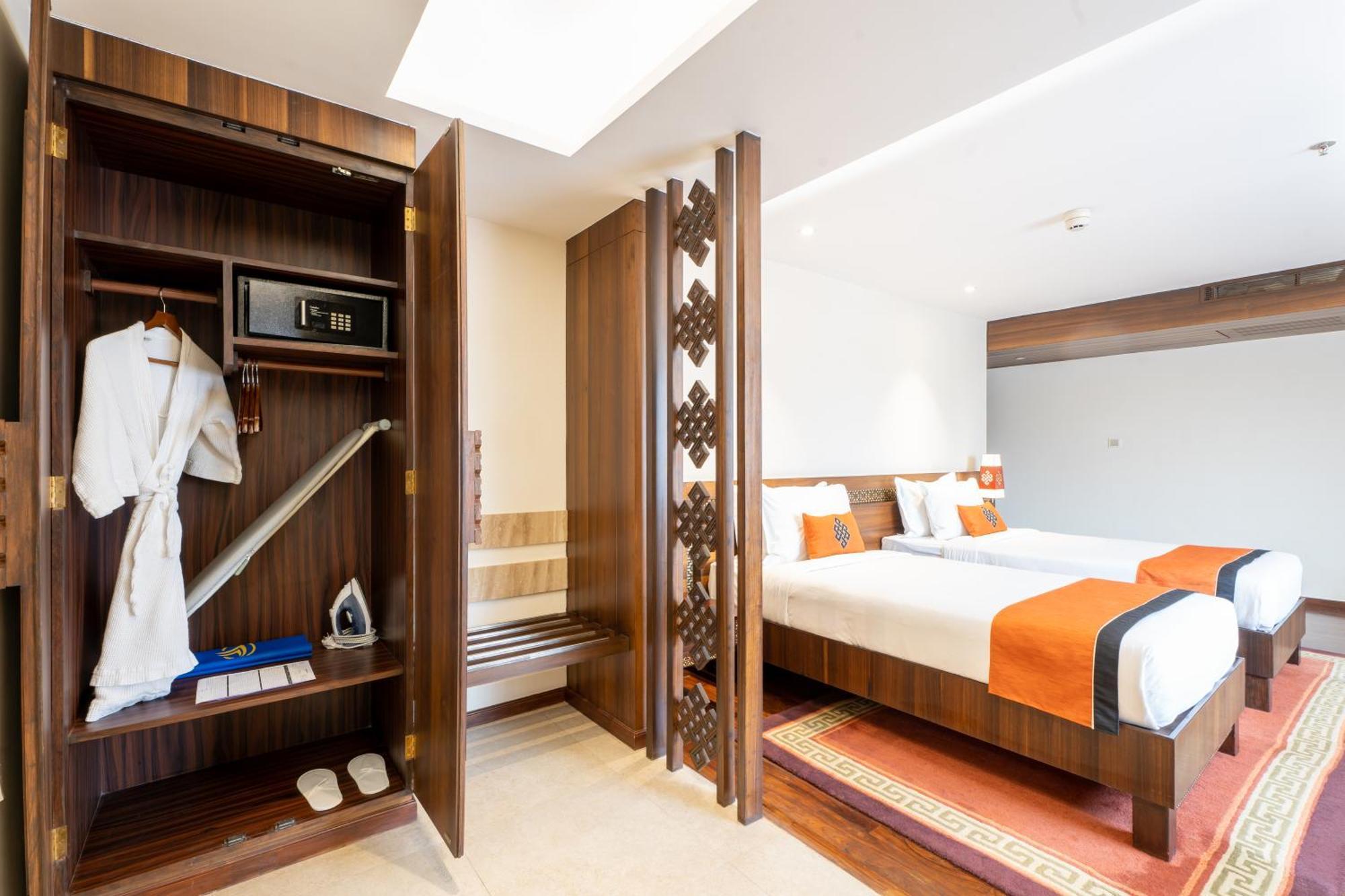 Hotel Ramada By Wyndham Kathmandu Dhumbarahi Esterno foto