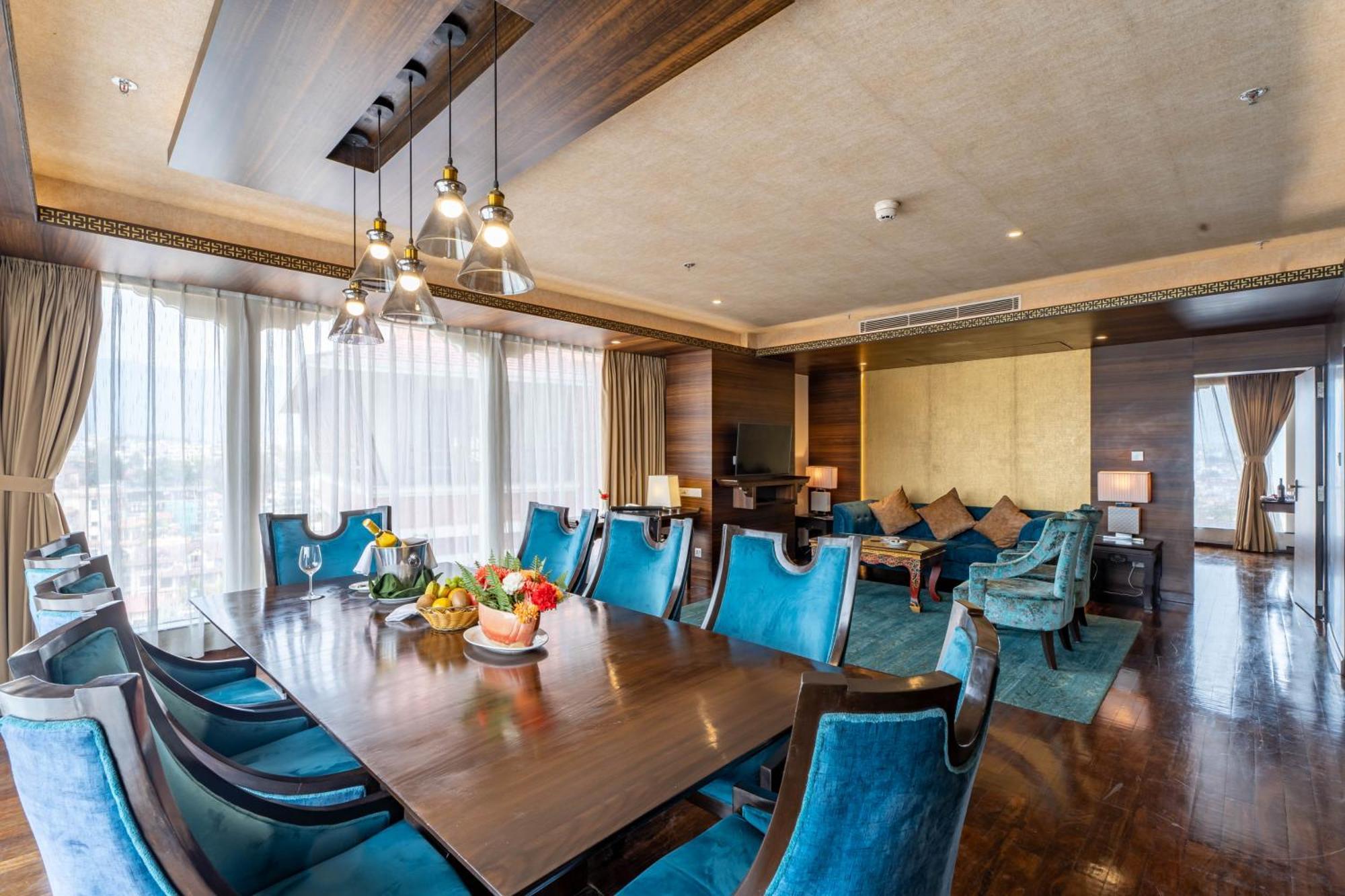 Hotel Ramada By Wyndham Kathmandu Dhumbarahi Esterno foto