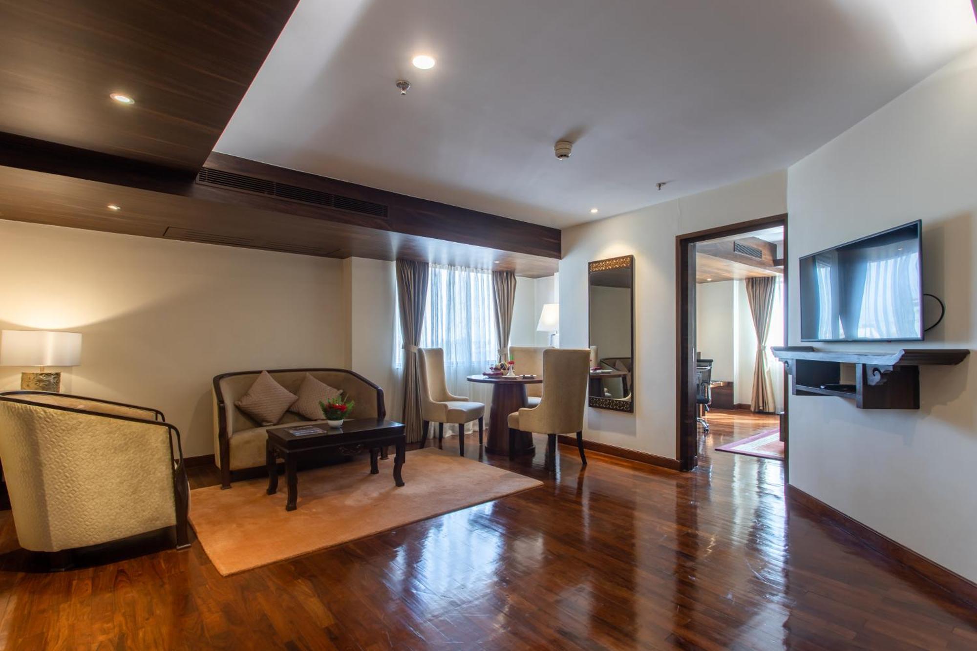 Hotel Ramada By Wyndham Kathmandu Dhumbarahi Esterno foto