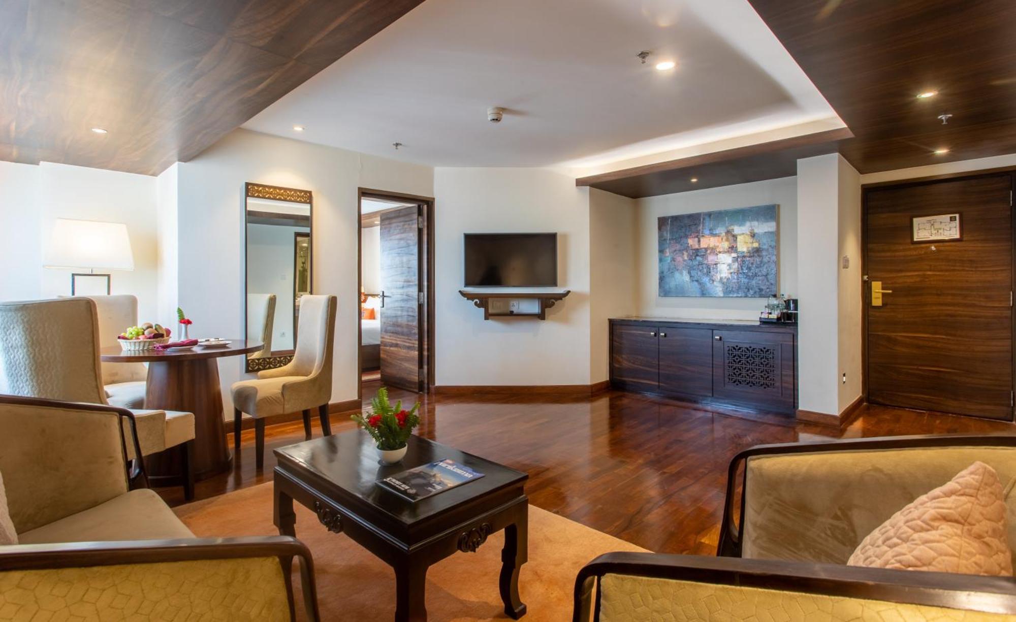 Hotel Ramada By Wyndham Kathmandu Dhumbarahi Esterno foto