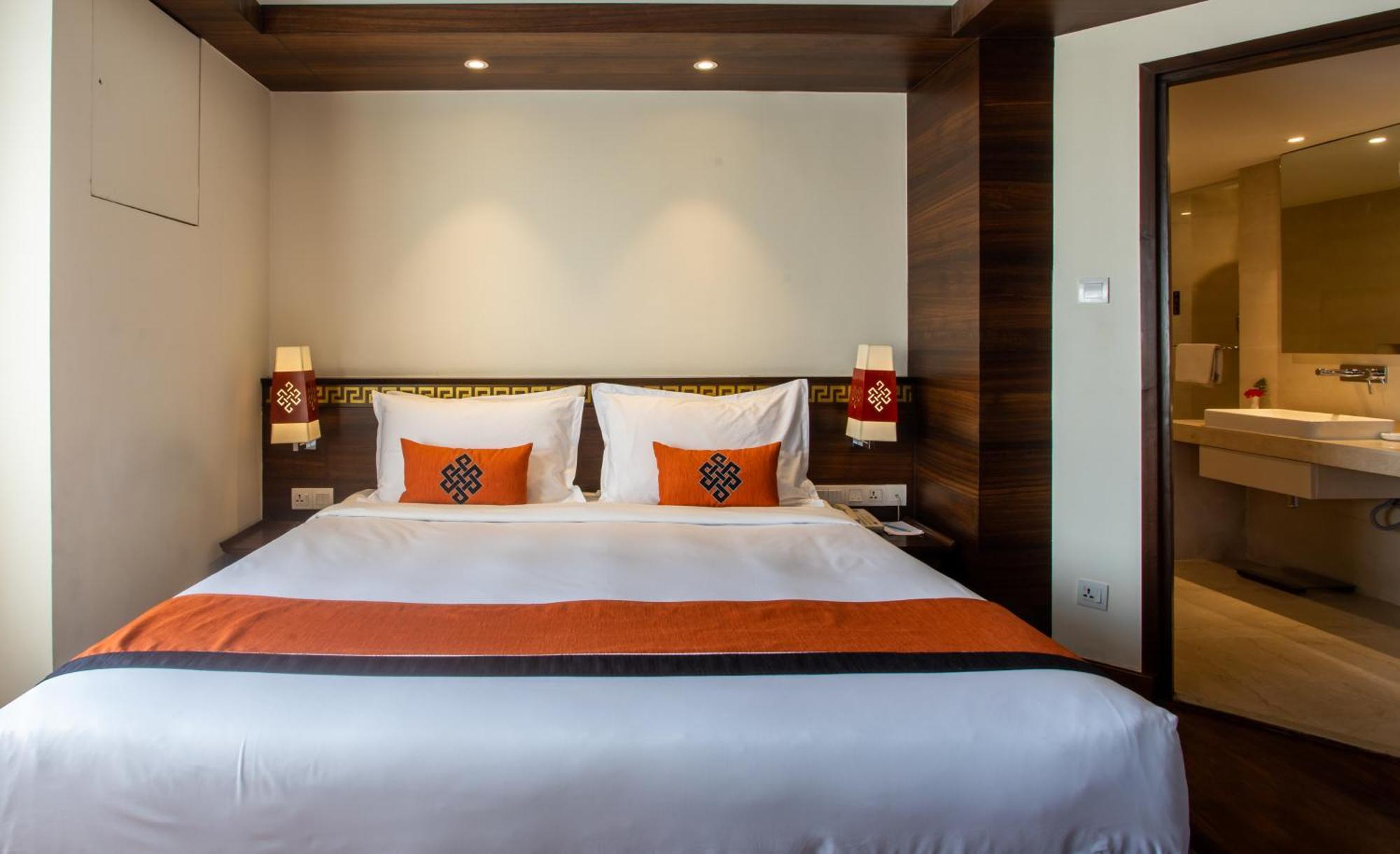 Hotel Ramada By Wyndham Kathmandu Dhumbarahi Esterno foto