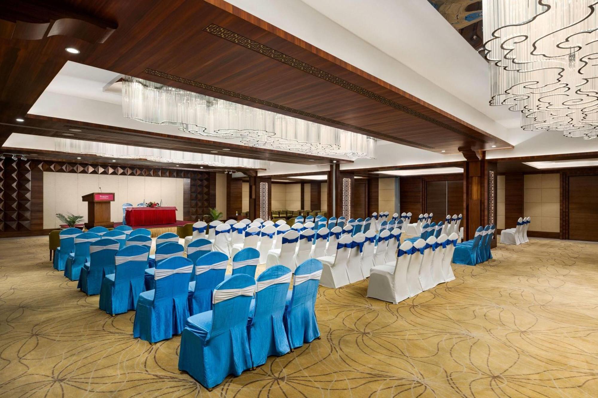 Hotel Ramada By Wyndham Kathmandu Dhumbarahi Esterno foto